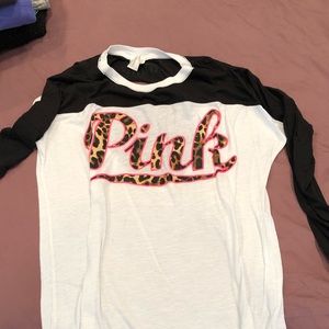 VS PINK leopard varsity tee